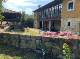 Preciosa casona con hórreo, hotel cu parcare din Ribadesella