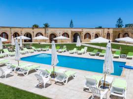 Golden Lake Marina Hotel, hotel in El Alamein