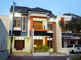 Guest House Dekat UGM Omah Ningrat Yogyakarta
