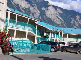 Canadas Best Value Inn Mile-0-Motel Lillooet, motel u gradu Lillooet