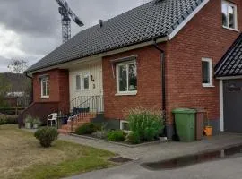 Villa mitt i Ullared - 400m till Gekås