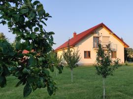 Pokoje Szczenurze, country house in Szczenurze