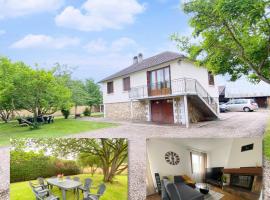 Maison chaleureuse avec un grand jardin, cottage à La Bonneville