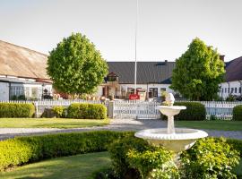 Svabesholms Kungsgårds B&B och Pensionat Stenshuvud, hotel s jacuzzi v destinaci Kivik