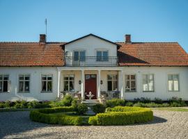 Svabesholms Kungsgårds B&B och Pensionat Stenshuvud, hotel in Kivik