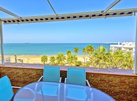 Ocean Sunset Beachfront House with Terraces, hotell i El Puerto de Santa María