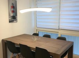 Central modern 3bdr, A/C, wifi & Parking, hotel u gradu 'Vinarós'