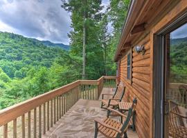 Quaint Log Cabin with Views Near West Jefferson, parkolóval rendelkező hotel Warrensville városában