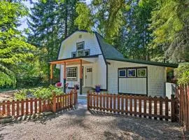 Quaint Lake Cushman Cottage with Private Access!
