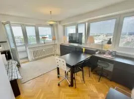 ORANGE 2 2xMetro fast WiFi 50'TV Netflix HBO AppleTV+ Panorama