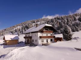 Ferienwohnungen Almsonne, hotel cerca de Matthanslift-Schonfeld, Thomatal