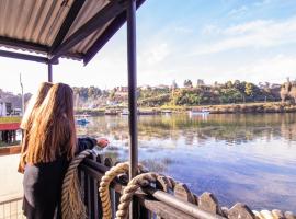Palafito Hospedaje Vista Bordemar, hotel a Castro