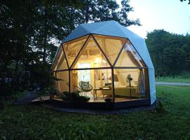 Młyn Hipolit glamping, hotel with parking in Nowy Gaj