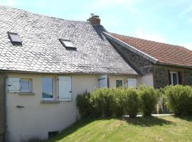 Gîte Vernines, 4 pièces, 6 personnes - FR-1-630-134, hôtel à Vernines