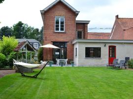 Holiday home in Oosteeklo near the Meetjeslands area, hotel pet friendly a Oosteeklo