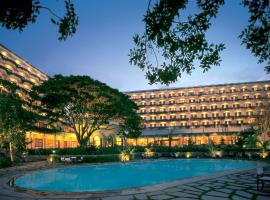 The Oberoi Bengaluru, hotel with parking in Bengaluru