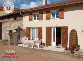 Gîte Saint-Alban-les-Eaux, 3 pièces, 4 personnes - FR-1-496-75: Saint-Alban-les-Eaux şehrinde bir tatil evi