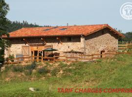 Gîte Saint-Romain-d'Urfé, 6 pièces, 10 personnes - FR-1-496-185, hotel v mestu Saint-Romain-dʼUrfé