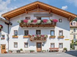 Apartments Heidenberger Delle Scuole, serviced apartment in Colle Isarco