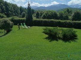 Casa de vacanța Marin, Hotel mit Pools in Arpaşu de Sus