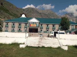 Troutland Hotel Naran, hotel in Naran