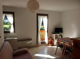 Les Angles: Esquí, Base náutica, Naturaleza, Bike park, ..., отель в городе Лез-Англь