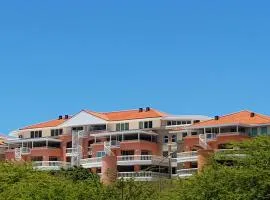Fabulous Ocean View Apartment in Secure Resort, 5 min Walk to Beaches & Restaurants