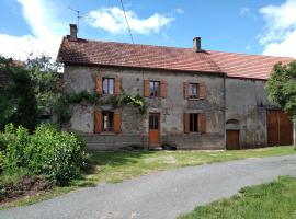 Gite de puy faucher, hotel con estacionamiento en Arrènes