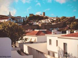 Casa Elias, hotell sihtkohas Óbidos