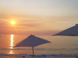 SeaFront family beachouse in Cyprus near Polis, hotel en Kato Yialia