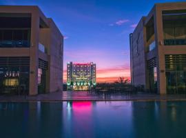 Boulevard Hotel Oman، فندق في سيب