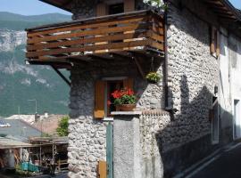 Il Rustico di Peri, khách sạn ở Peri