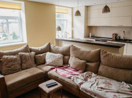 Lovely apartment for families and couples, hotel dekat Bandara Internasional Liepāja - LPX, 