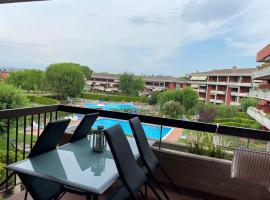 Home Gardaview Desenzano, hotel in Desenzano del Garda