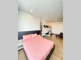 Landmark Residence 2, High Floor with Nice View, Free Parking, TVbox.