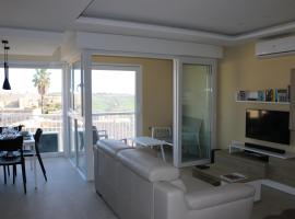Wileg 4A Luxury Studio Apartment with Shared Swimming Pool., hotel a Qala