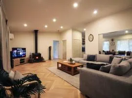 The Birch House - Silver Birches Luxury Accommodation Bright