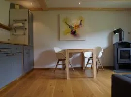 Ruhiges Ferienhaus am Waldrand mit Sauna und Kamin - Hellaberg II
