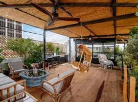 Unique solar penthouse with jacuzzi and sauna in central Athens