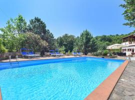 Beautiful home in San Mauro La Bruca with Outdoor swimming pool, WiFi and 1 Bedrooms，聖毛羅拉布若卡的飯店