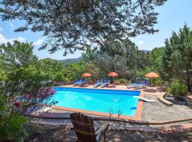 Stunning home in San Mauro La Bruca with Outdoor swimming pool, WiFi and 1 Bedrooms, hotel a San Mauro la Bruca
