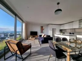 Union Green Apt w Stunning Views - Free Parking