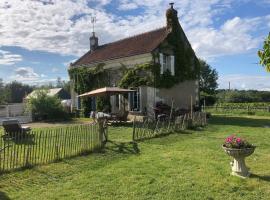 Au Coeur des Vignes, hotel con estacionamiento en Pouillé