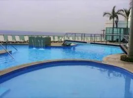 Apartamento Familiar con Vista al Mar en Bocagrande Cartagena