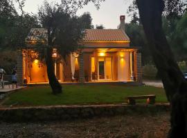 Anna's cottage house, villa in Perama