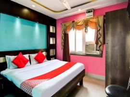 OYO 77105 Green Palace, hotel near Biju Patnaik International Airport - BBI, 