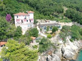 VILLA BISER, hotel with jacuzzis in Mošćenička Draga