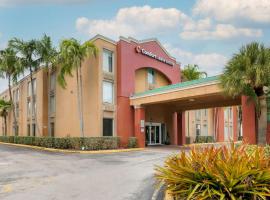 Comfort Inn & Suites Fort Lauderdale West Turnpike, hotel perto de Aeroporto Executivo Fort Lauderdale - FXE, Fort Lauderdale
