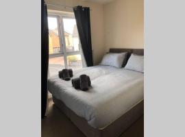 Dudley House **Staycation & Contractors** Sleeps 7, feriebolig i Tipton