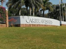 Caribbeans Estates Villa T13 Tortuga, spahotel in Port Edward